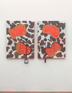 Resistance trainer diptych, 2019, tecnica mista su tela, corde elastiche e maniglie, cm 120x180