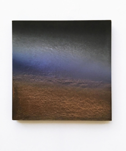 Matteo Montani, Al limite, 2023, olio e polvere di bronzo su tela, cm 40x40